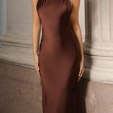 Vestido de noche sexy de satén sin mangas y sin espalda