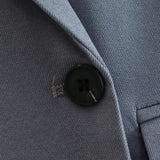 Un blazer elegante y a medida para la oficina.