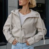 Chaqueta de calle oversize con capucha en piel sintética negra