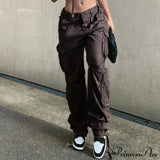 Pantalones cargo de pierna ancha al estilo de los años 2000