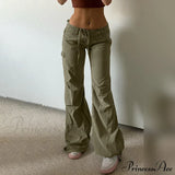 Pantalones cargo de pierna ancha al estilo de los años 2000