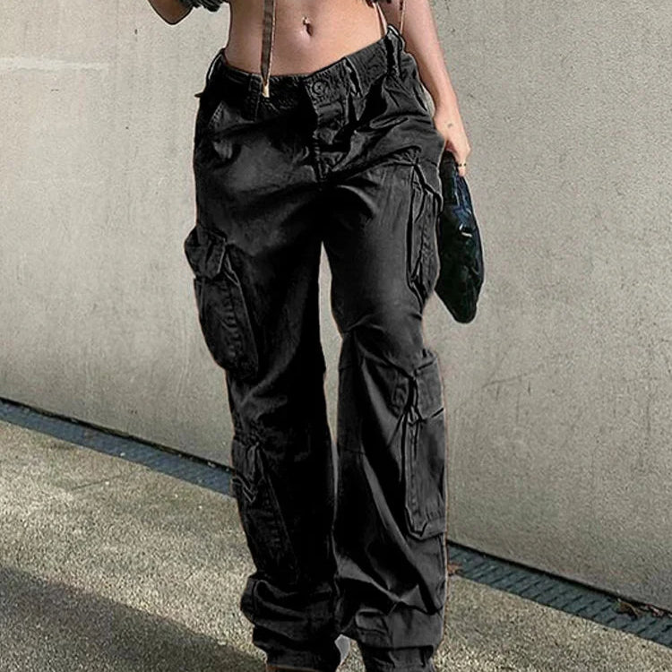 Pantalones cargo de pierna ancha al estilo de los años 2000