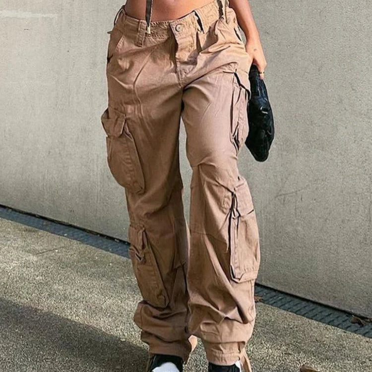Pantalones cargo de pierna ancha al estilo de los años 2000