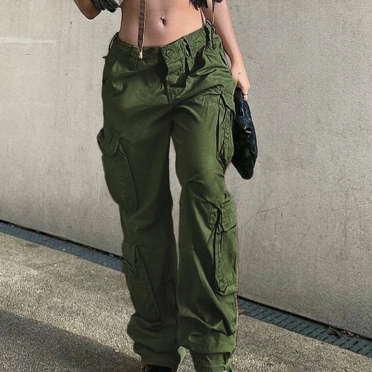 Pantalones cargo de pierna ancha al estilo de los años 2000