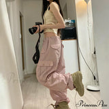Pantalones cargo de pierna ancha al estilo de los años 2000