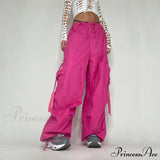 Pantalones cargo de pierna ancha al estilo de los años 2000