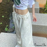 Pantalones cargo de pierna ancha al estilo de los años 2000
