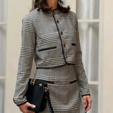 Conjunto mini de oficina de dos piezas con cuello redondo y bolsillos, estampado negro