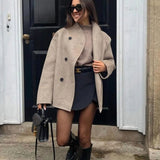 Chaqueta corta de lana cruzada