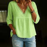 Camiseta de mujer con cuello en V – Fibras naturales – Corte holgado – Mangas 3/4 de encaje