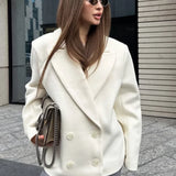 Abrigo beige de largo medio en mezcla de lana con cuello