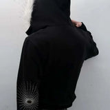 Sudadera con capucha y cremallera con estampado de piel.
