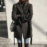 Blazer negro de mezcla de lana con cordones