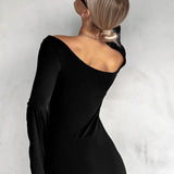 Elegante vestido largo ajustado de punto negro