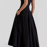 Elegante vestido midi negro sin tirantes