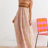 Encantador vestido midi con tirantes finos y estampado floral folklórico bosnio