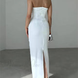 Elegante vestido midi sin tirantes con lazo