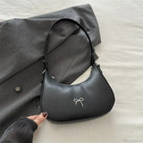 Bolso de hombro de piel sintética lisa con pajarita