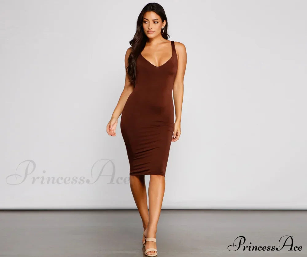 Encantador vestido midi sin mangas de Bring On Basics