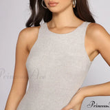 Encantador vestido midi sin mangas con cuello redondo en punto cepillado