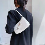 Bolso de hombro de viaje de piel sintética con cadena de mariposa.