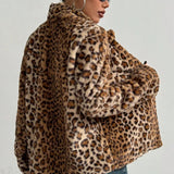Abrigo grueso con estampado de leopardo y cuello vuelto abotonado