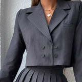 Elegante conjunto de dos piezas de blazer y minifalda preppy