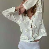 Blusa ajustada con recortes de crochet en color rosa