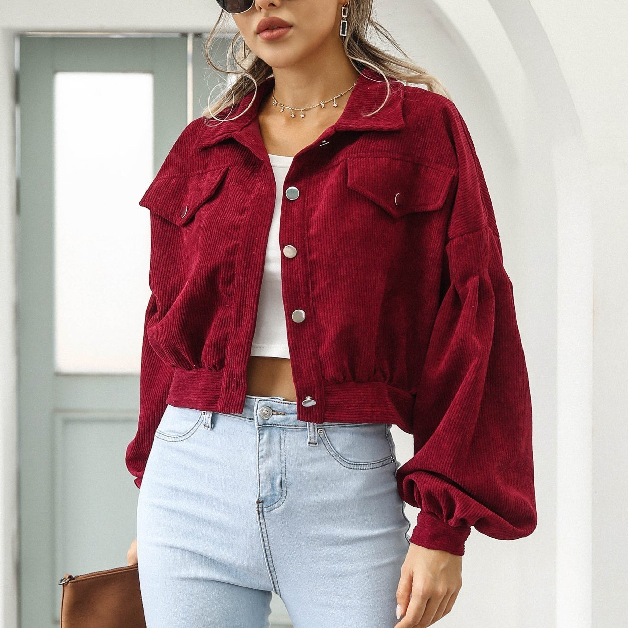 Chaqueta corta de pana con botones