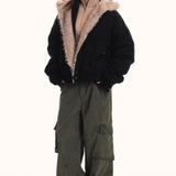 chaqueta aislante con capucha de piel
