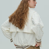 Chaqueta deportiva impermeable y ligera para senderismo y running.