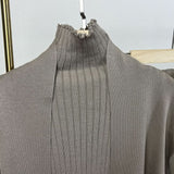 Conjunto acogedor de lujo, elegante, cómodo y sofisticado para mujer.