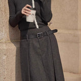 Falda plisada preppy en mezcla de lana gris oscuro