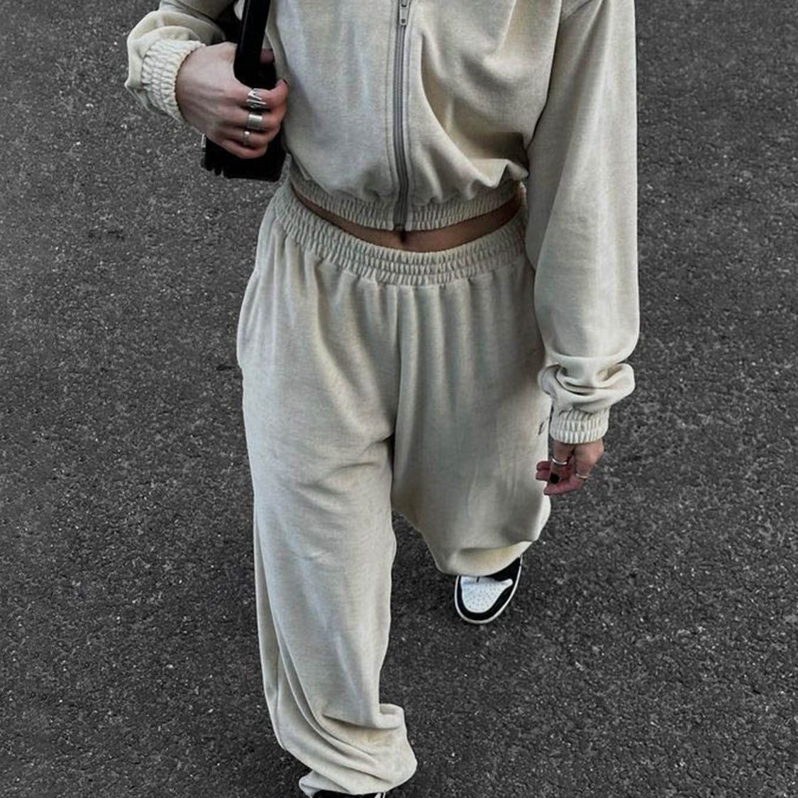 Conjunto deportivo para mujer: chaqueta corta con cremallera y capucha, pantalón de cintura alta