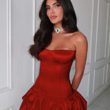 Vestido de noche sexy, sin tirantes, fruncido y ajustado.