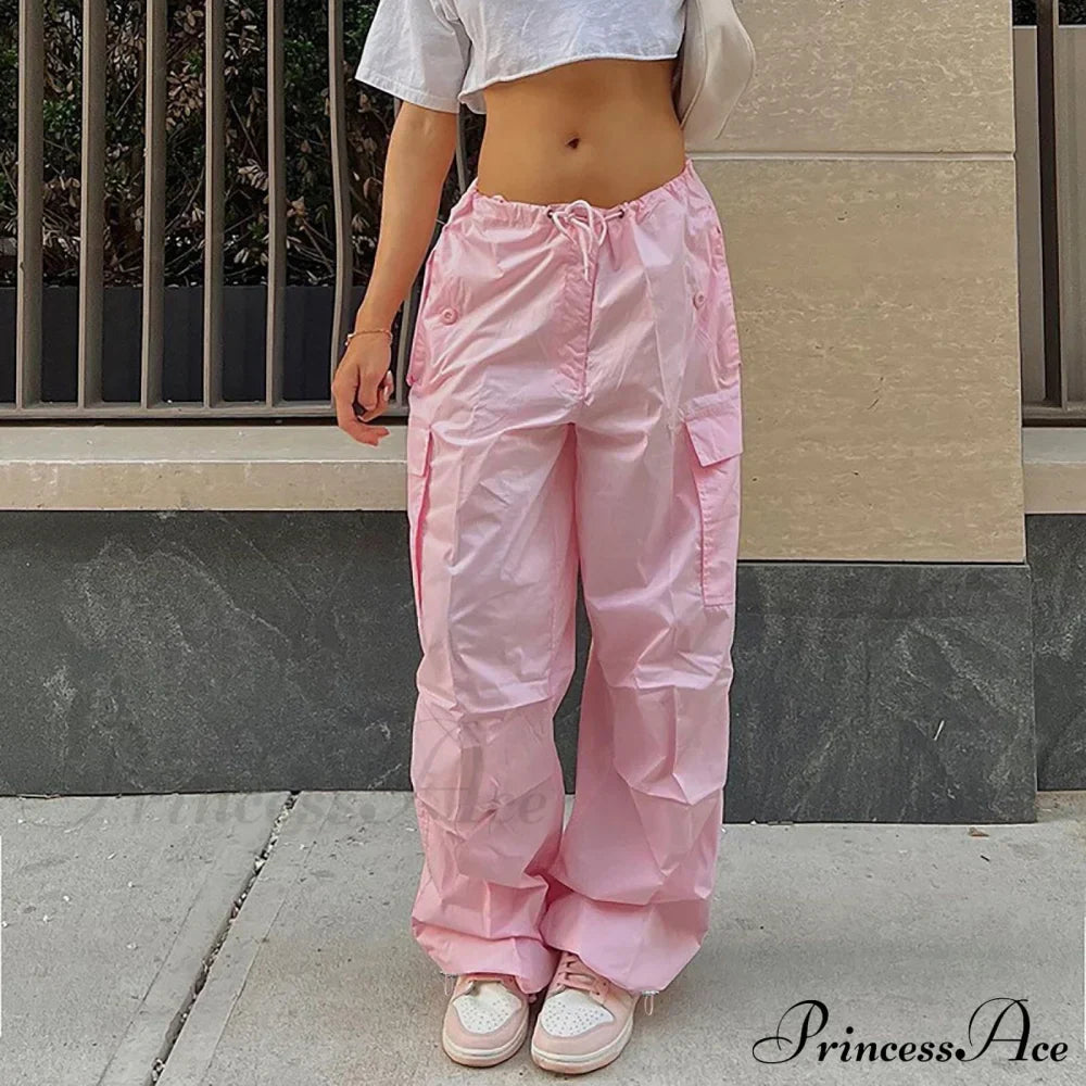Pantalones cargo de pierna recta con piernas anchas y sueltas, estilo casual.