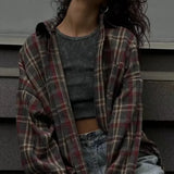Blusa informal a cuadros con puños vueltos