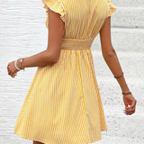 Vestido de mujer - Escote cruzado - Mangas con volantes - Cintura ajustada - Falda acampanada