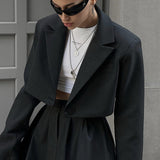 Conjunto de dos piezas: minifalda y blazer con solapas