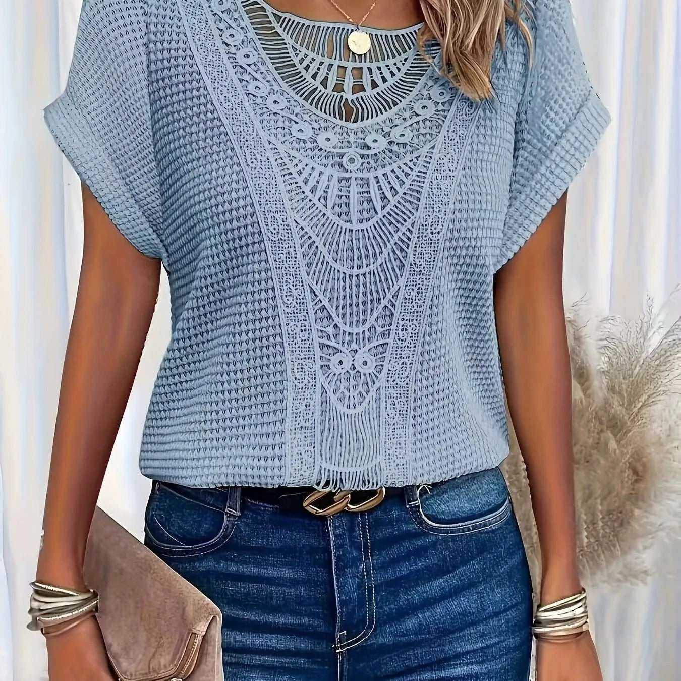 Top de mujer - Corte holgado - Elegante detalle de encaje - Tejido texturizado transpirable