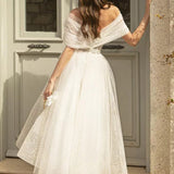 Elegante vestido de noche midi con escote en V y mangas raglán.