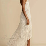 Encantador vestido midi con cintura plisada y cordón, elegante y con volantes, cuello halter.