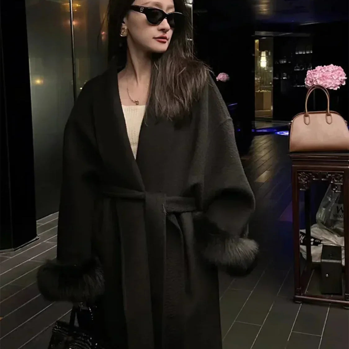 Elegante abrigo de lana marrón