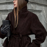 Chaqueta elegante de ante con mangas largas