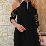 Minivestido moderno negro de punto con hombros descubiertos y mangas largas
