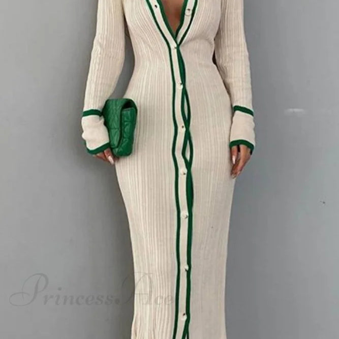 Vestido de canalé en contraste con solapas