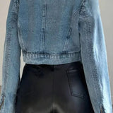 Chaqueta vaquera corta y moderna con cremallera