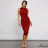 Vestido midi fruncido sin mangas de Curves Ahead