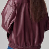 Chaqueta de cuero de gran tamaño con mangas largas