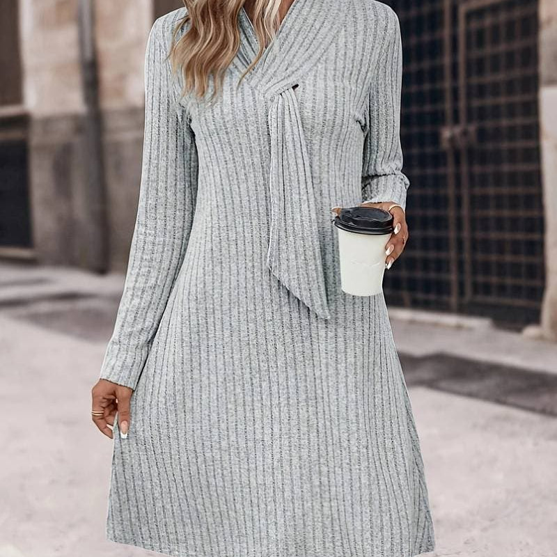 Viuda - Hermoso vestido corto con un patrón impresionante.